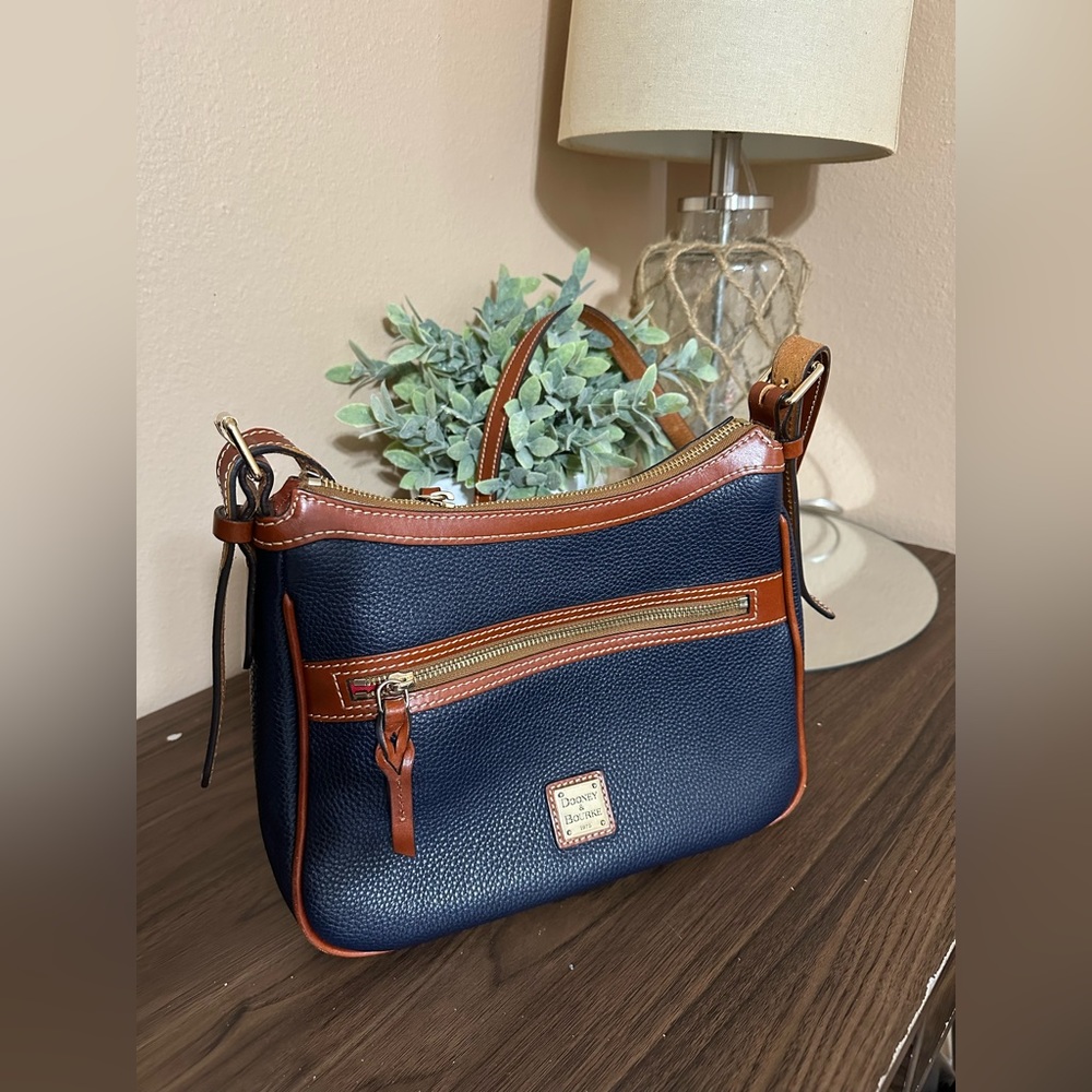 Dooney & bourke Pebble Grain Presley